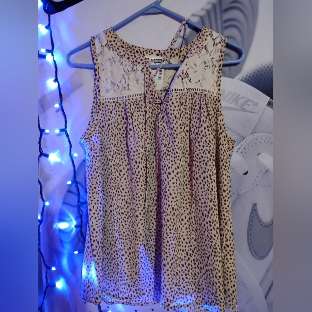 Mystree Beige and Black Sleeveless Blouse